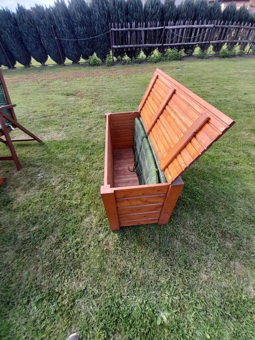 Solidny drewniany stół i krzesła  do altanki, ogrodu  lub na taras