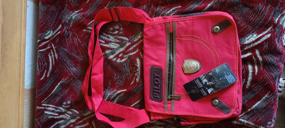 Сумка почтальонка,новая