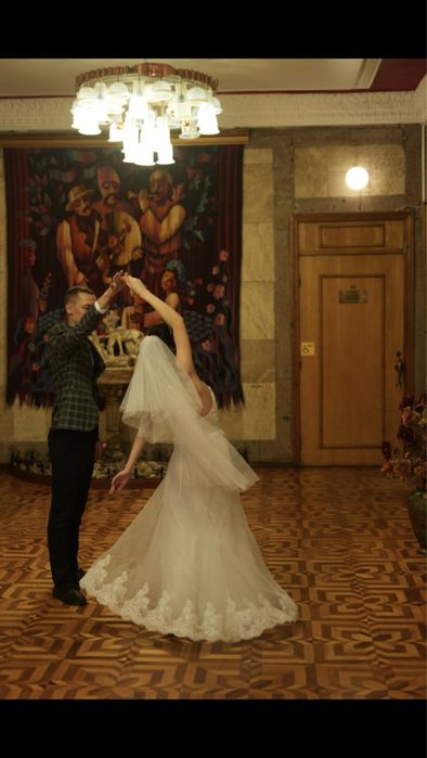 Весільна сукня