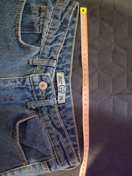 Джинси на струнку дівчину