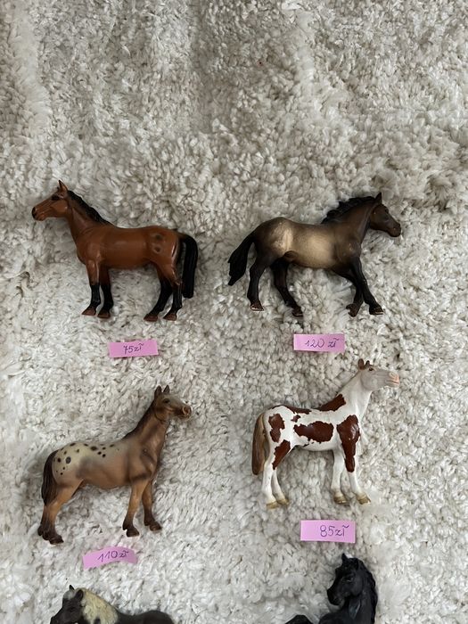 Unikatowe wycofane modele figurki koni konie Schleich