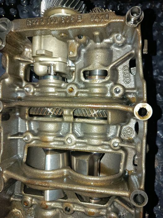 Масляний насос в зборі  bmp 2.0 tdi