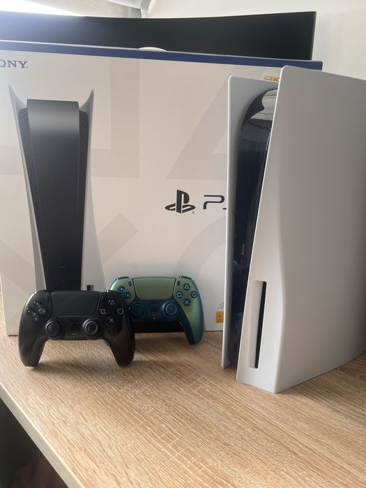 Playstation 5 + 2 геймпада (с коробкой)