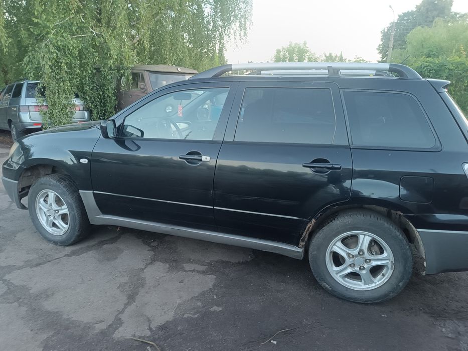 Mitsubishi Outlander 2003 цілою або на запчастини