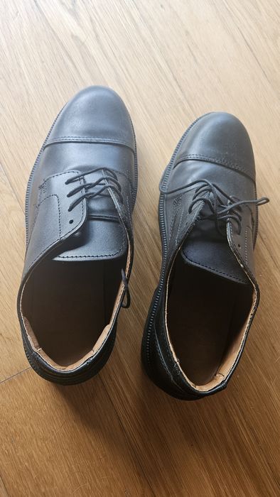 Sapatos de Segurança – Tamanho 42 - NOVOS