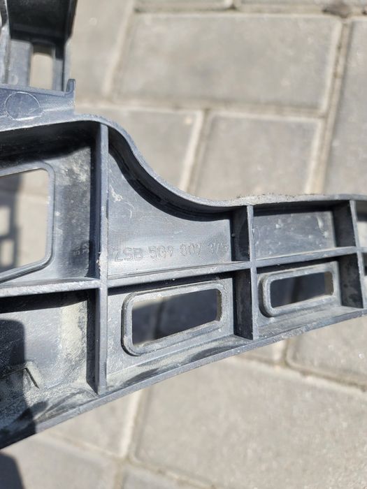 Кронштейн кріплення заднього бампера VW golf 7 e golf 5g9807376  5g9807375 фольцваген гольф 7