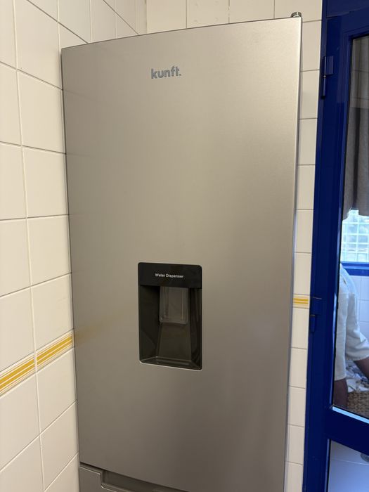 Frigorifico KUNFT com Dispensador de Agua