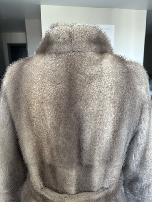 Продаю шикарную норковую шубу