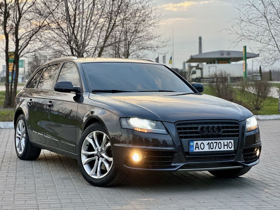 AUDI A4 b8 2.0 дизель  2011 р.