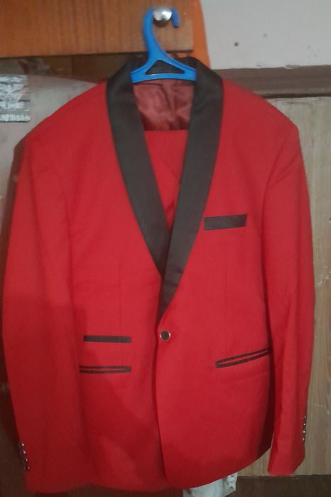 Продам новий чоловічий червоний діловий костюм XL