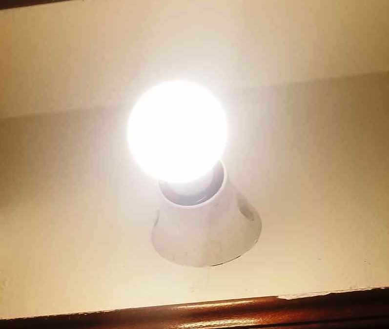Lâmpadas de led E27 7W branco quente 560 lumens