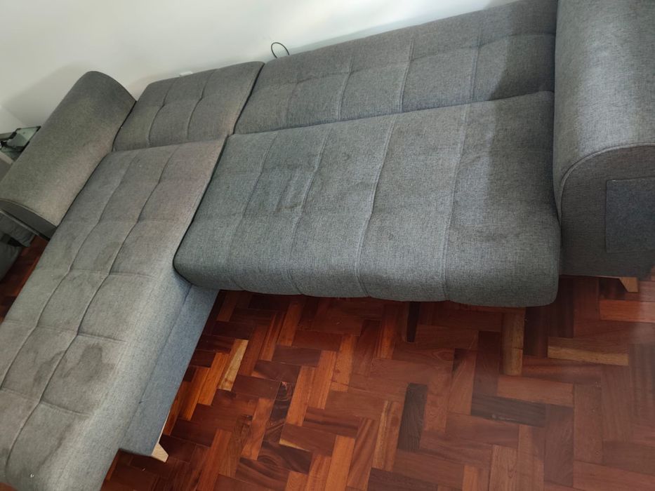 Sofá (cama) cinzento com chaise longue e arrumação – 100 euros (usado)