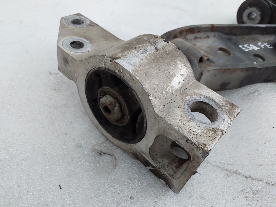 Braço de suspensão frente esquerdo SKODA Octavia II Hatchback (1Z3)
