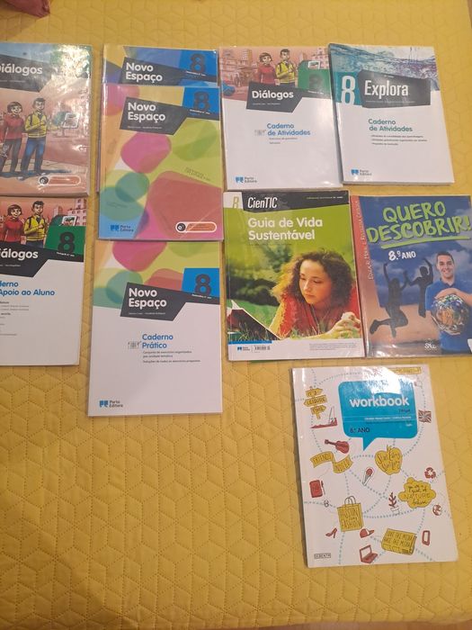 Livros escolares do 8. Ano