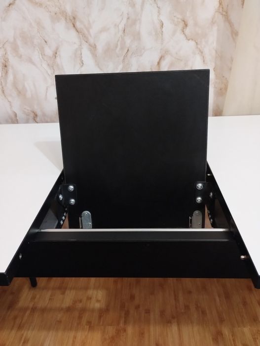 Стіл розкладний новий