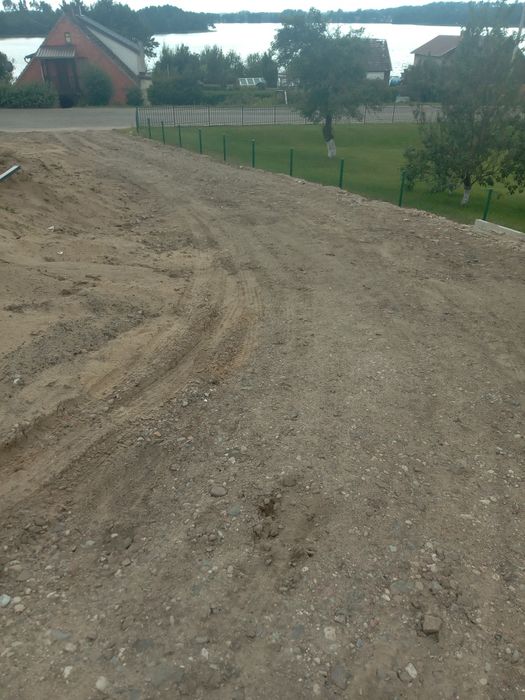 Działka z widokiem na jezioro.