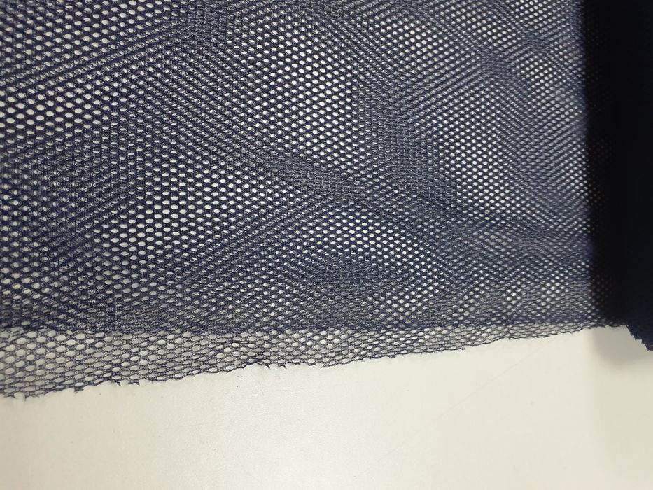 Siatka granatowa szer.155 cm.