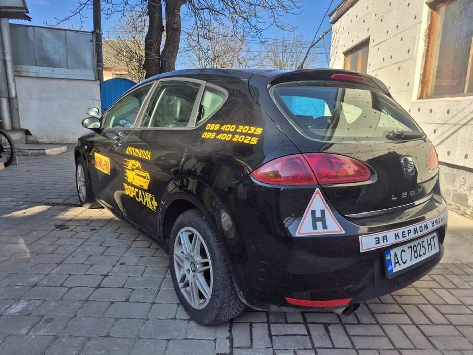 Продається навчальний Seat Leon, 2005.