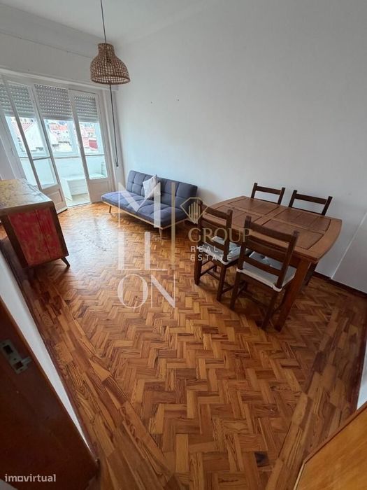 T2 renovado com vista rio em Lisboa:  Ajuda — €1.200/mês