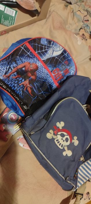 Oddam plecaki dla chłopca i grę