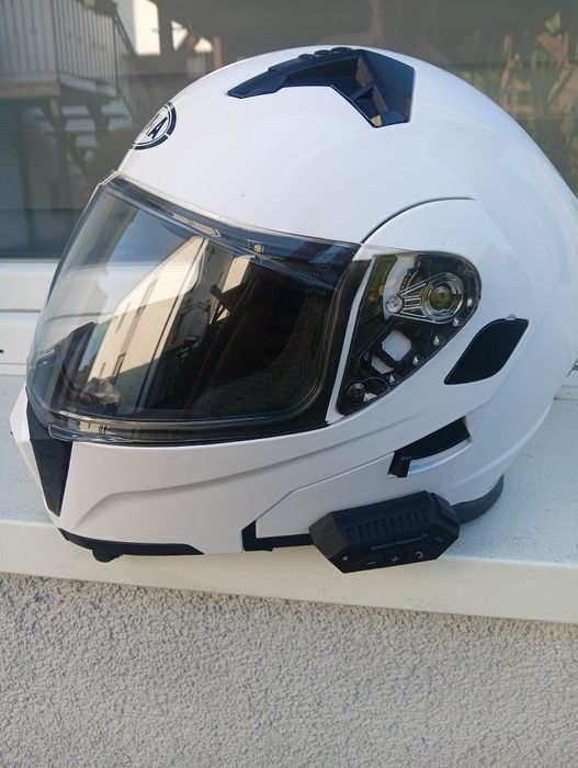 Kask motocyklowy z interkomem