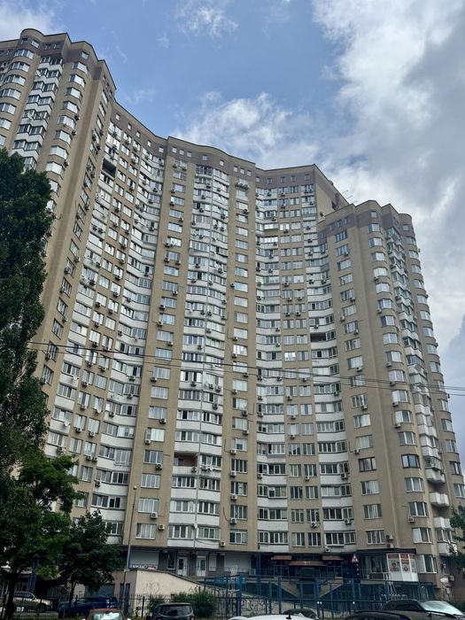 Є ГЕНЕРАТОР м.Позняки пр.М.Бажана, 1-М Осокорки /Харківська