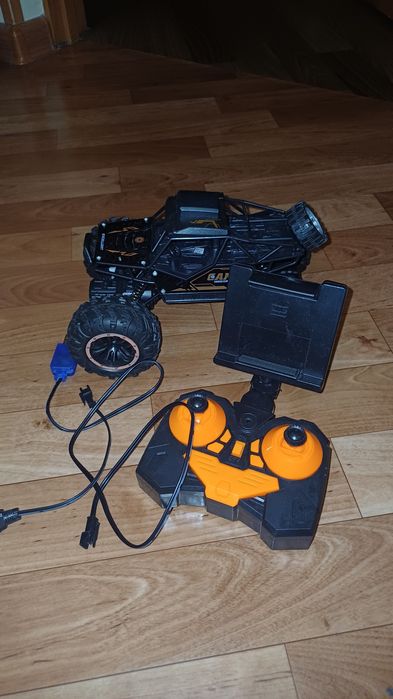 Машинка на пульті