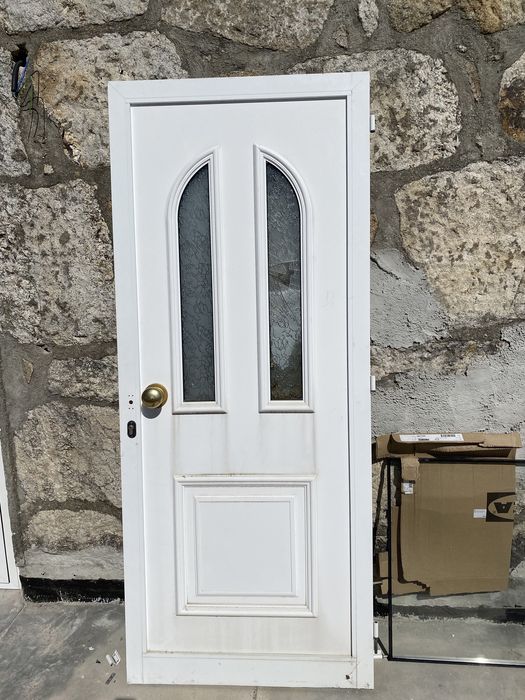 Porta entrada aluminio