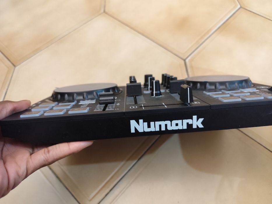 Numark Party Mix