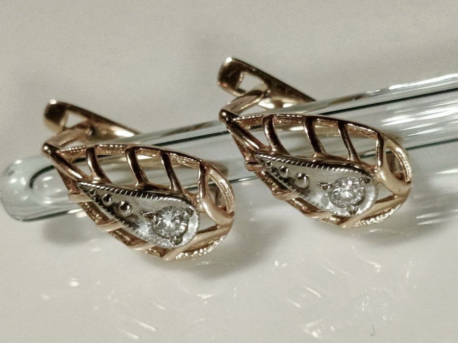 Золоті сережки з діамантами.Золотые серьги с бриллиантами.СССР