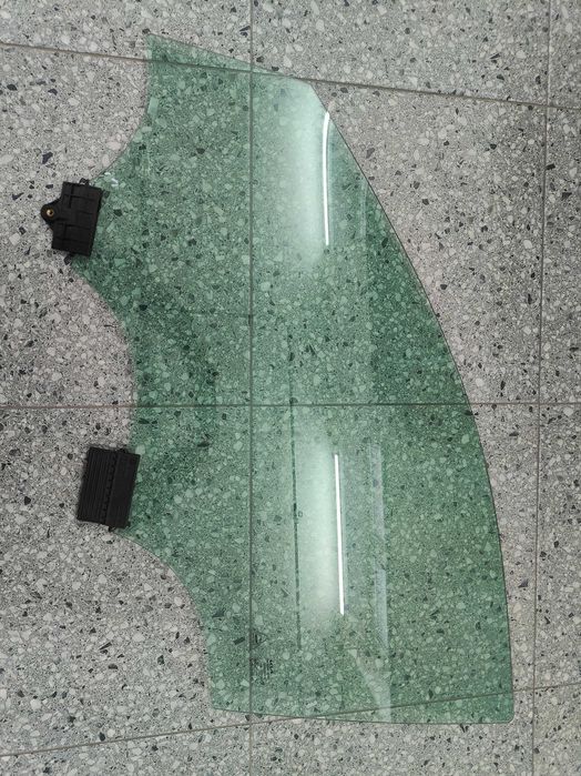 Kia niro 2  скло лівої передньої дверки