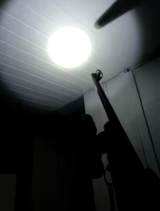 Ліхтар тактичний на зброю