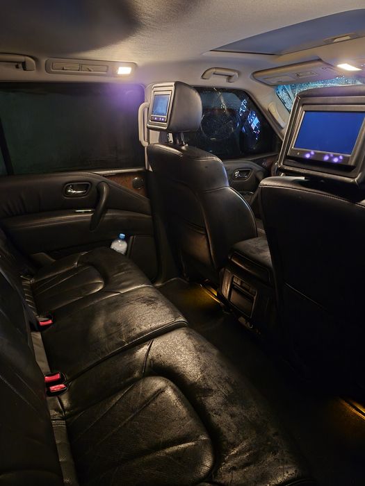 Авто Infiniti QX56