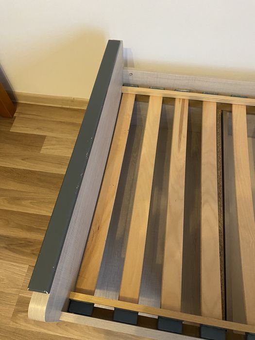 Łóżko jednoosobowe z szufladą