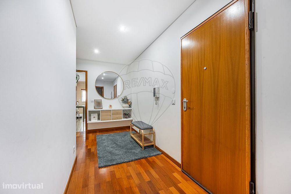 Apartamento T2 com suite e garagem fechada, em Nogueira, Braga!