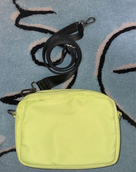 Neonowa torebka na ramię