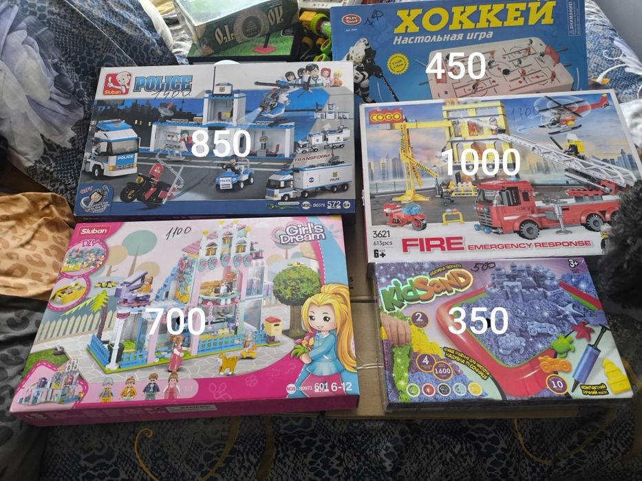 Детские Лего конструктор,кенетический песок и хоккей игра