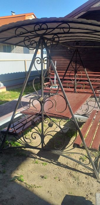 Альтанка металічна із елементами ковки.