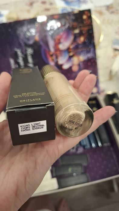 Продам тональну основу spf 12