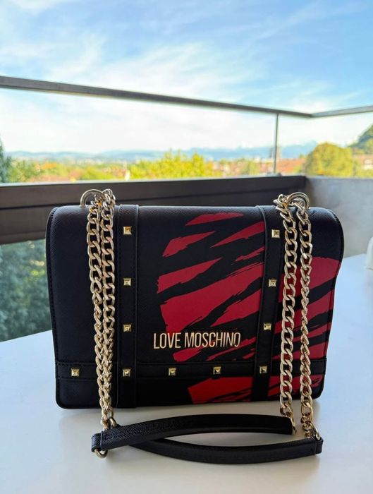 Сумка Love Moschino.  Вживане.  Еко - шкіра. У відмінному стані.