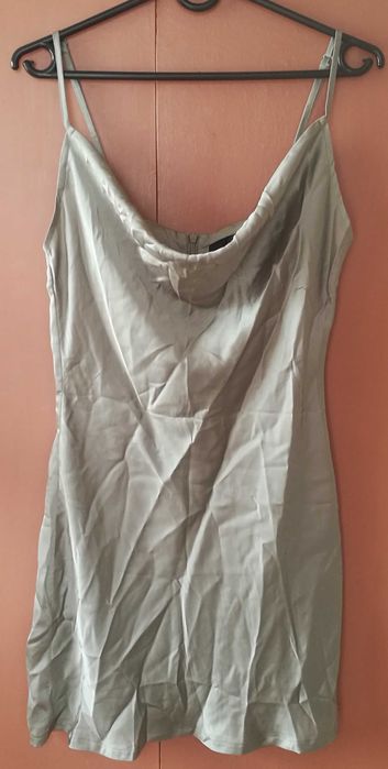 Sukienka satynowa Missguided