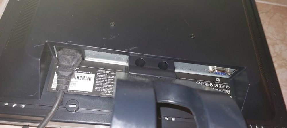 Monitor hp S/ hdmi Funciona Bem faço entrega domicílio