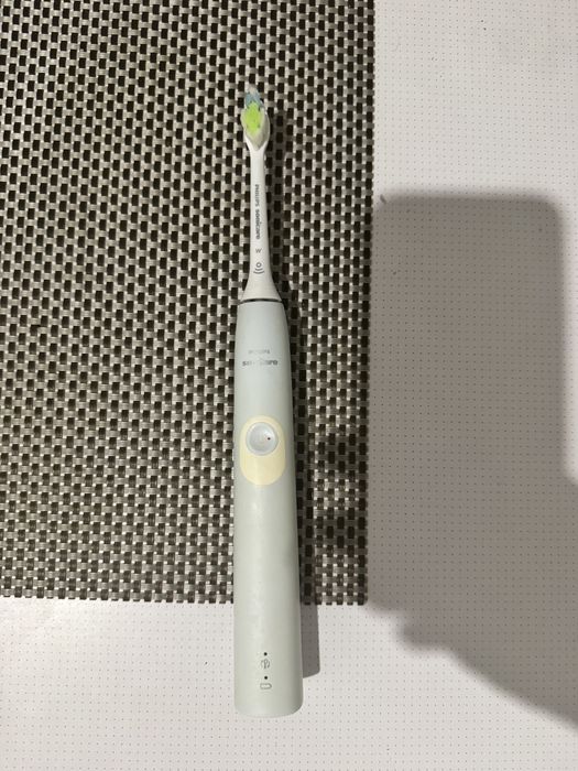 Продам электрощетку Philips