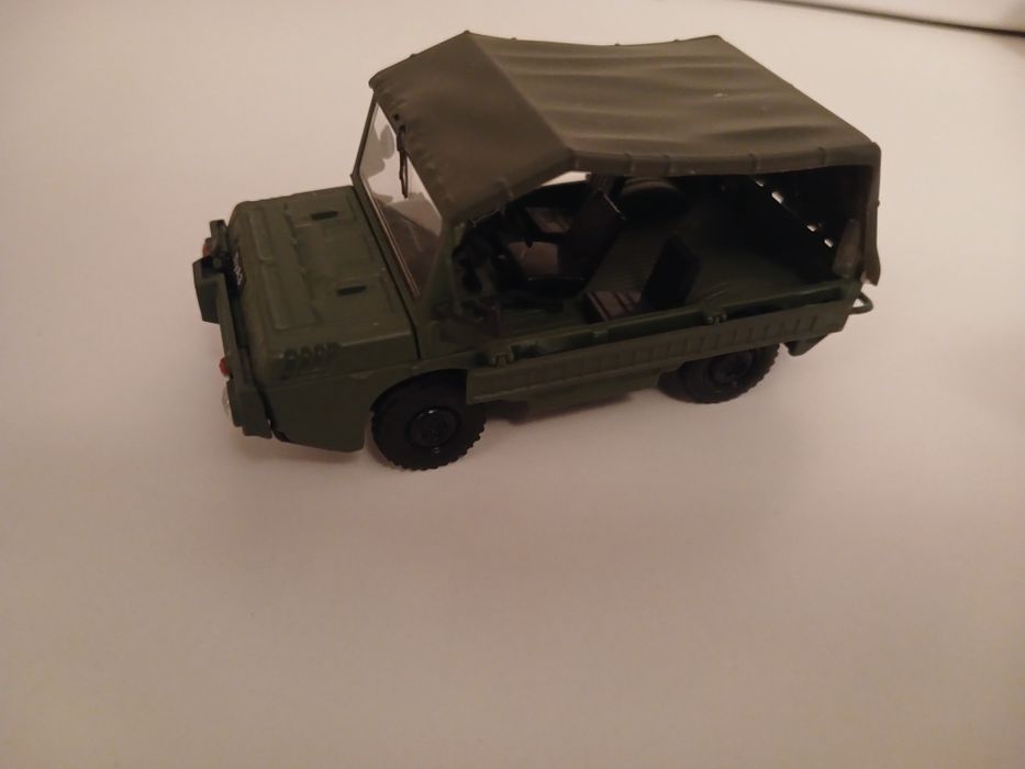 Колекційна машинка ЛуАЗ 967М випуск 71 Автолегенди СРСР