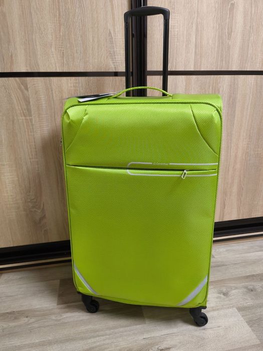 Валіза великого розміру з тканини на 4 колесах