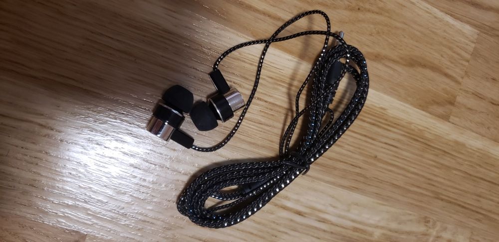 Навушники нові в тканинному переплеті