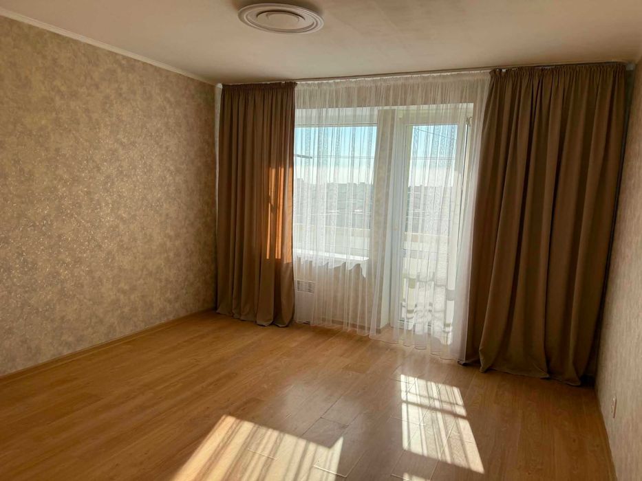 продаж 1км квартири великої площі
