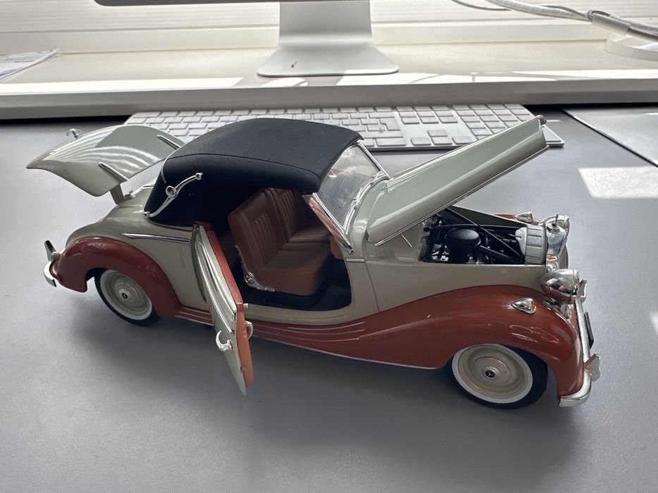 Mercedes 170S w skali 1:18