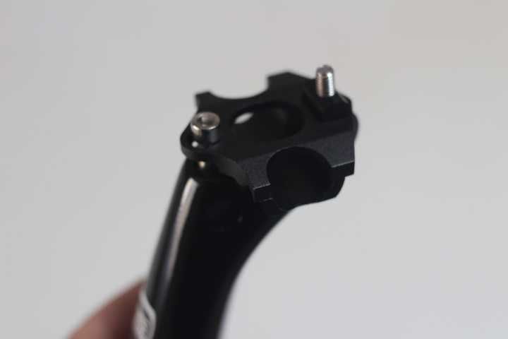 Espigao selim carbono – 31.6 mm / 400 mm
