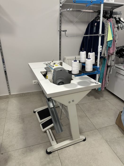 Overlock przemysłowy jack